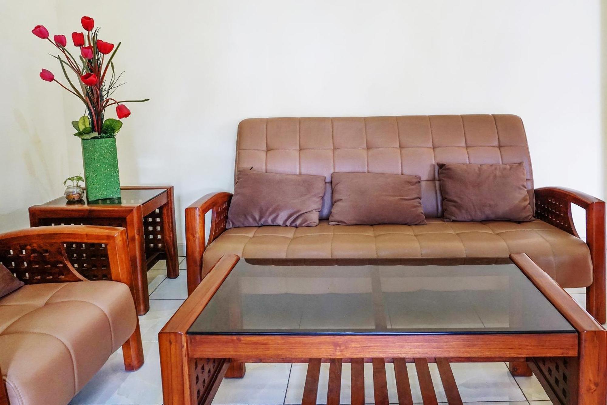 Super Oyo Flagship 90723 Berlima Guest House Syariah Malang Exterior foto